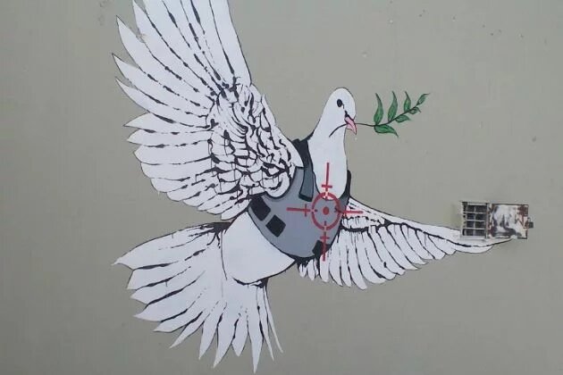 Mural Banksy'ego "Opancerzony gołąbek pokoju"