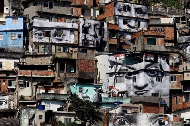 Rocinha, jedna z największych faweli Brazylii. Rocinha, jedna z największych faweli Brazylii.